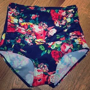 Size M High Waisted Bathing Suit Bottoms